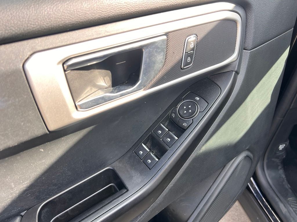 2020 Ford Explorer Base