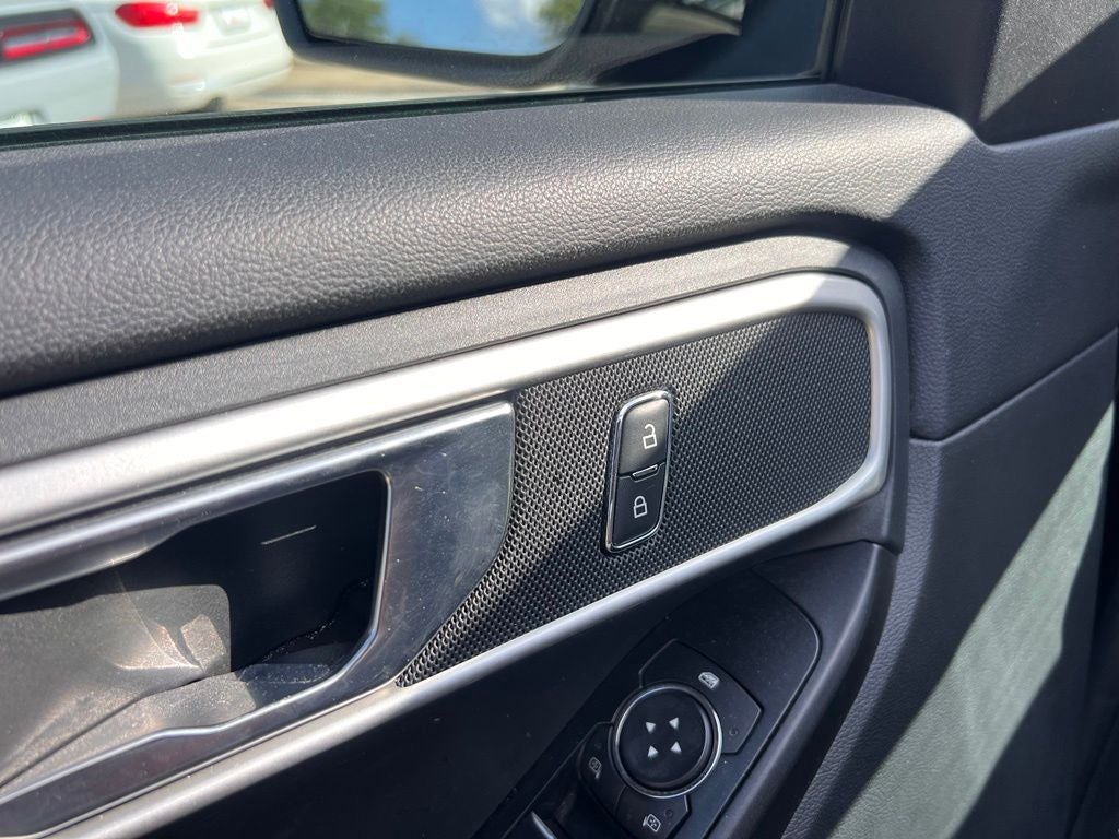 2020 Ford Explorer Base