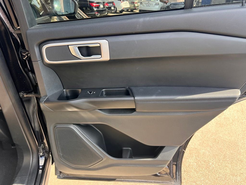 2020 Ford Explorer Base