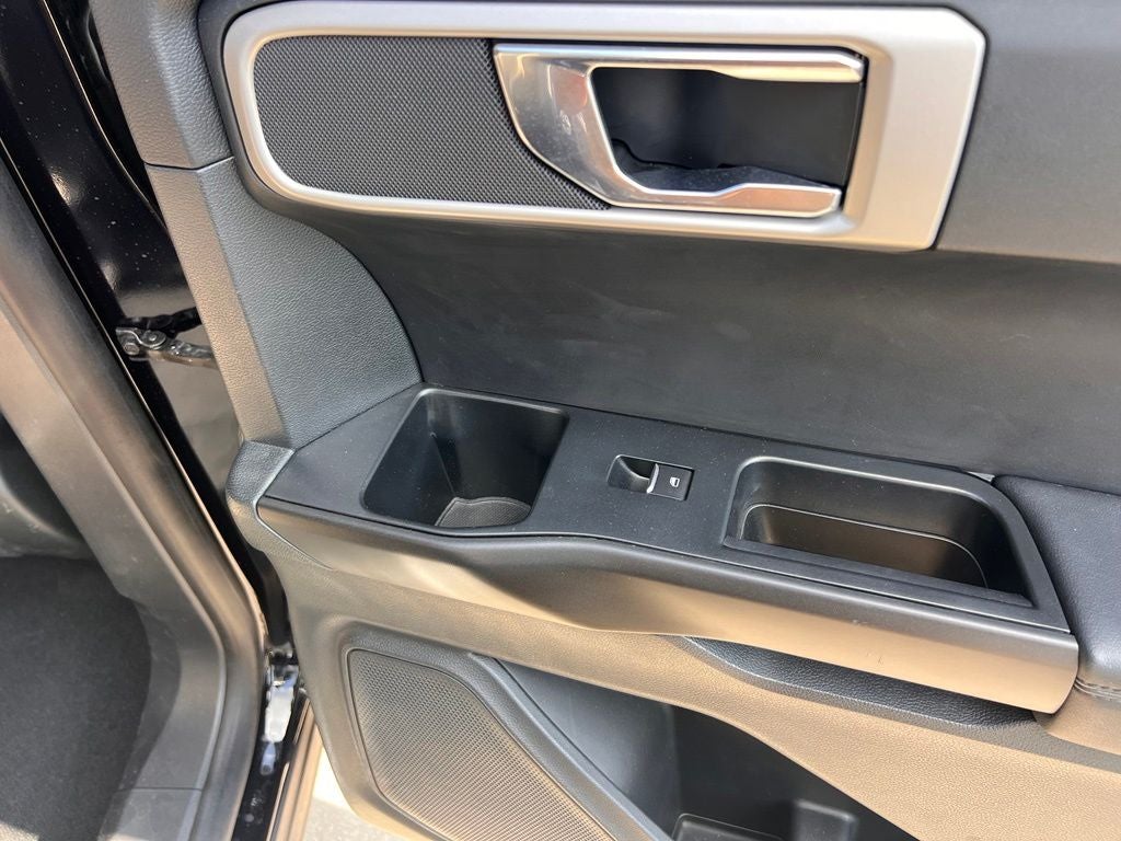 2020 Ford Explorer Base
