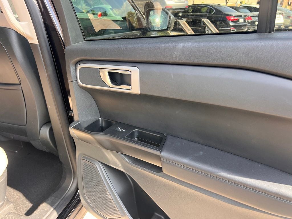 2020 Ford Explorer Base