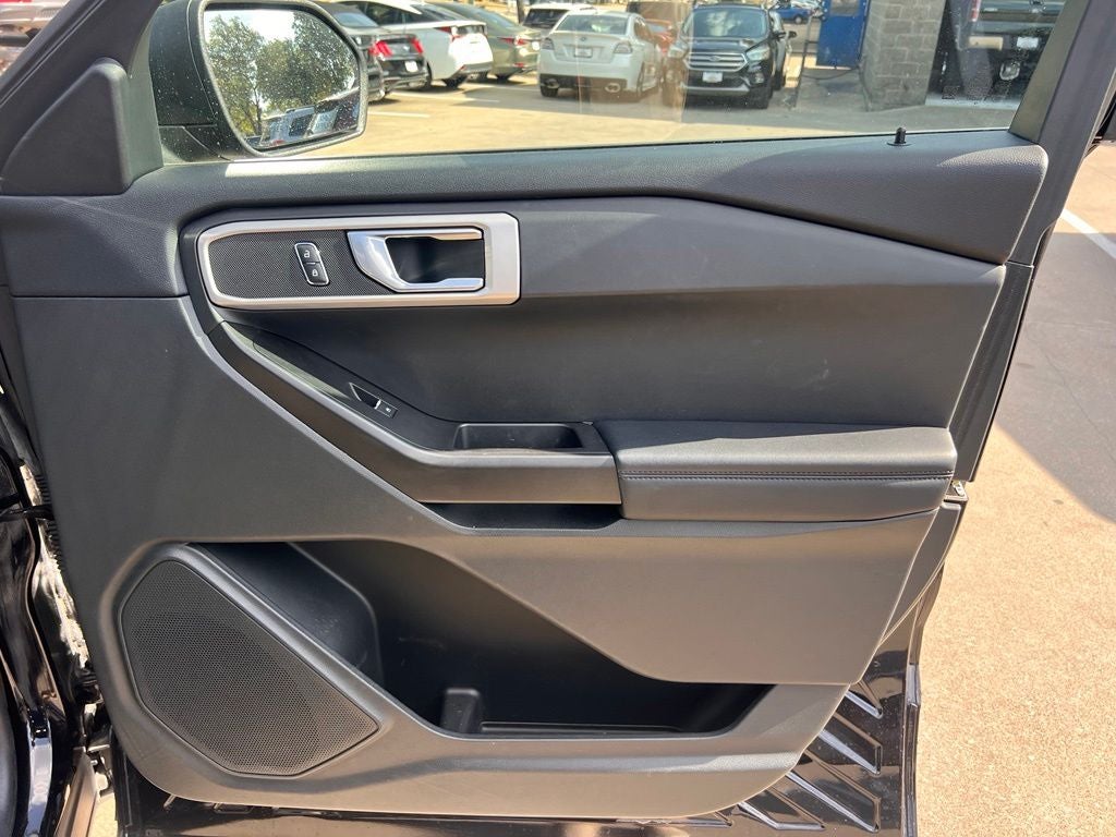 2020 Ford Explorer Base