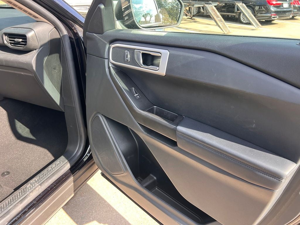 2020 Ford Explorer Base