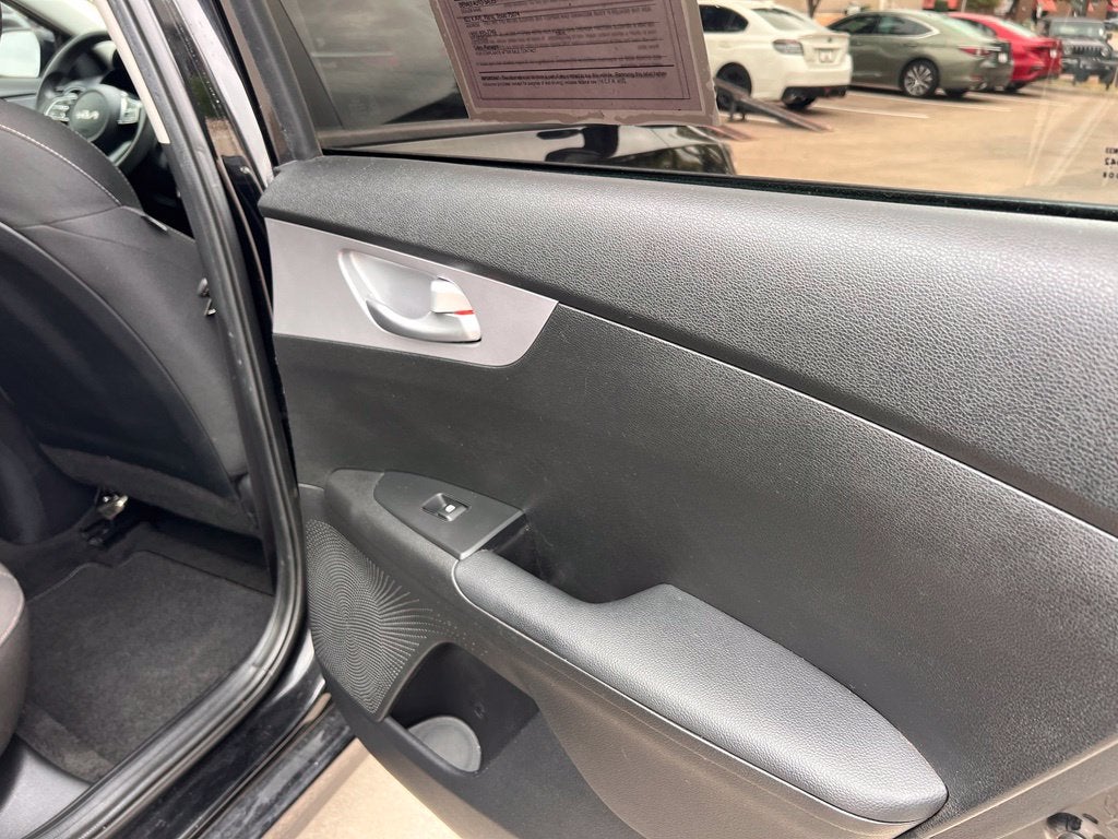 2023 Kia Forte LXS