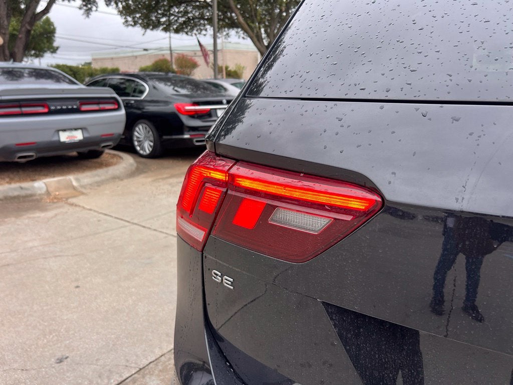2022 Volkswagen Tiguan 2.0T SE R-Line Black