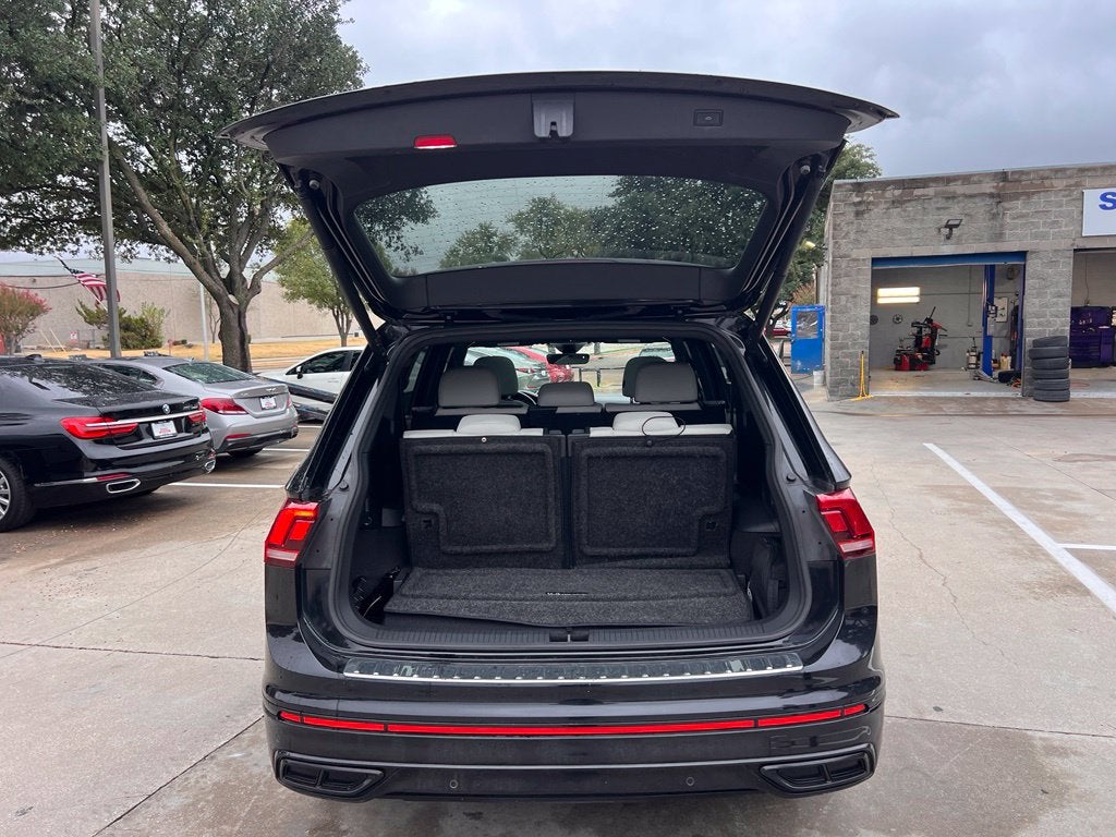 2022 Volkswagen Tiguan 2.0T SE R-Line Black