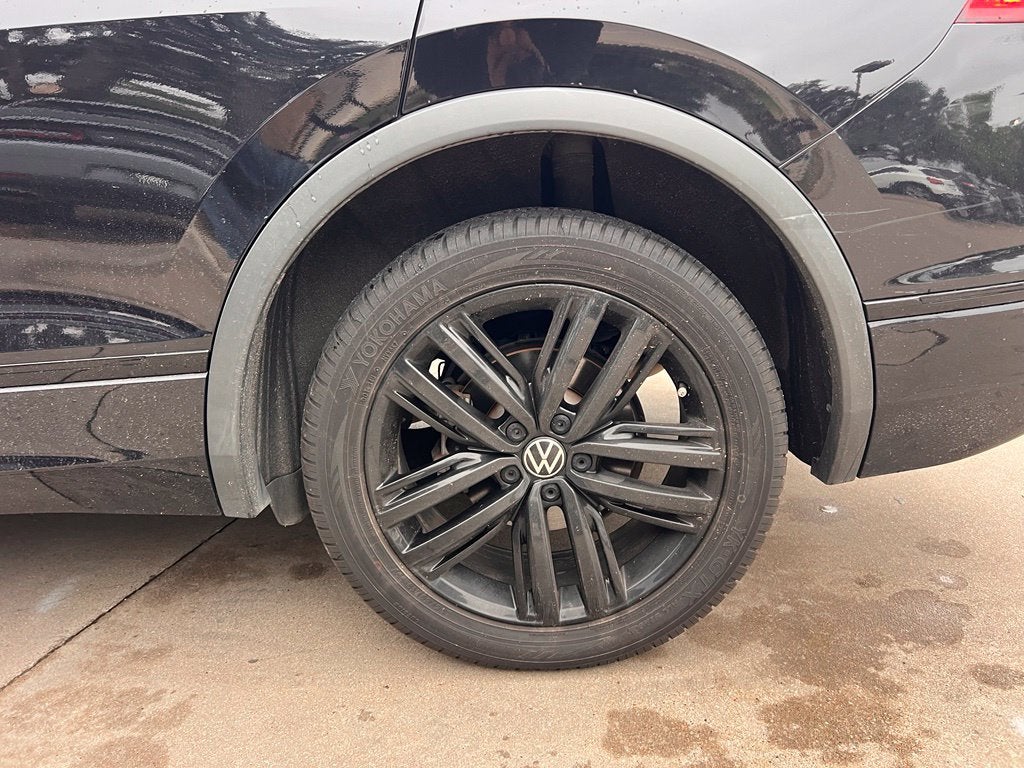 2022 Volkswagen Tiguan 2.0T SE R-Line Black