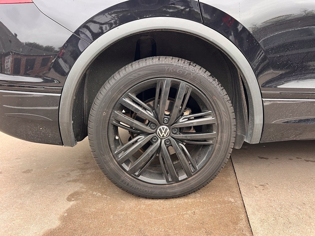 2022 Volkswagen Tiguan 2.0T SE R-Line Black