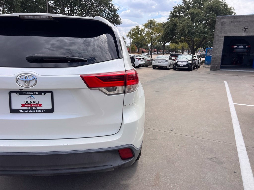 2019 Toyota Highlander LE