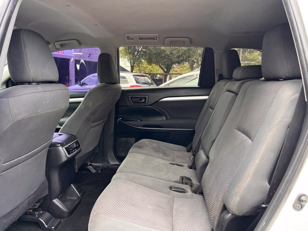 2019 Toyota Highlander LE