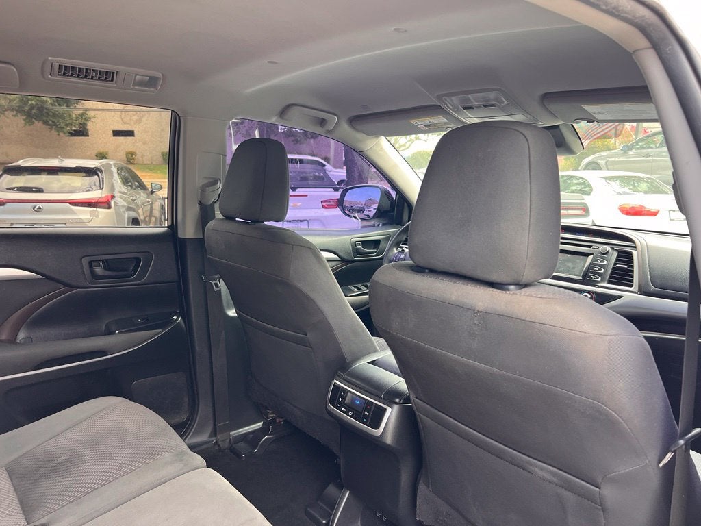 2019 Toyota Highlander LE
