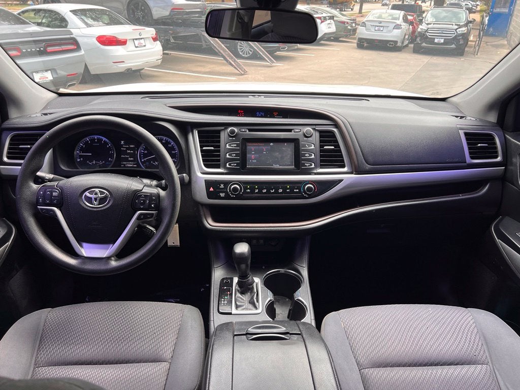 2019 Toyota Highlander LE
