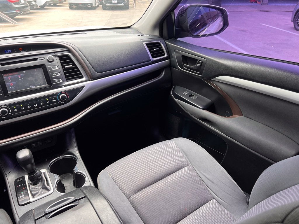 2019 Toyota Highlander LE