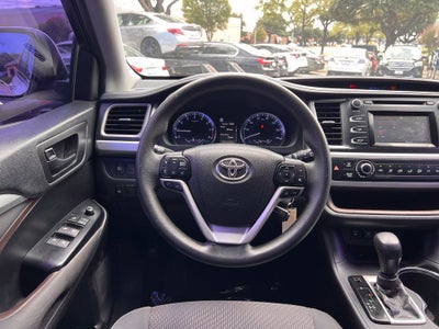 2019 Toyota Highlander LE