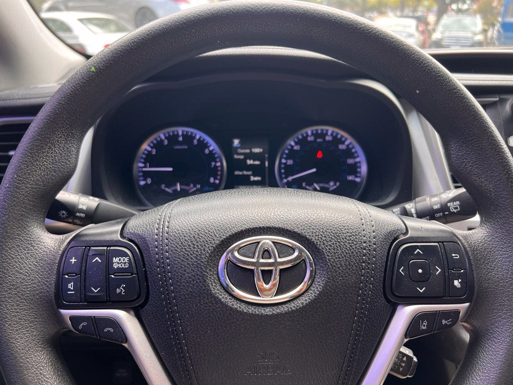 2019 Toyota Highlander LE