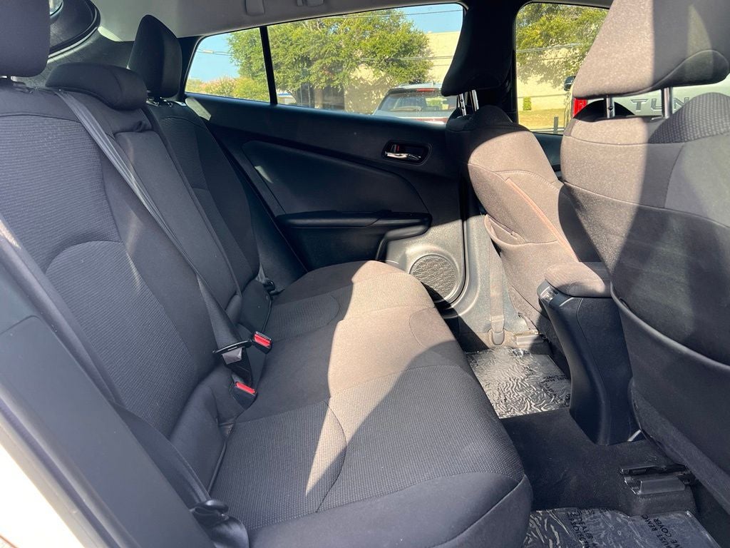 2021 Toyota Prius LE