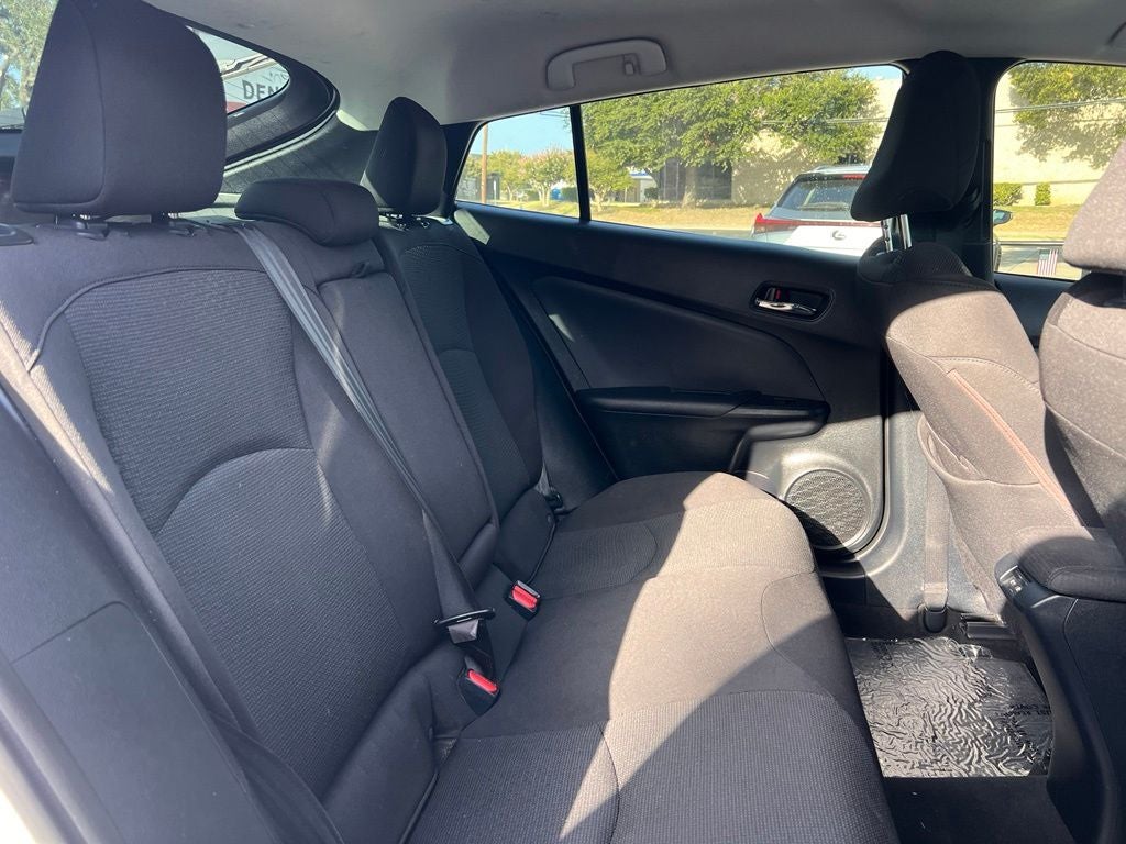 2021 Toyota Prius LE