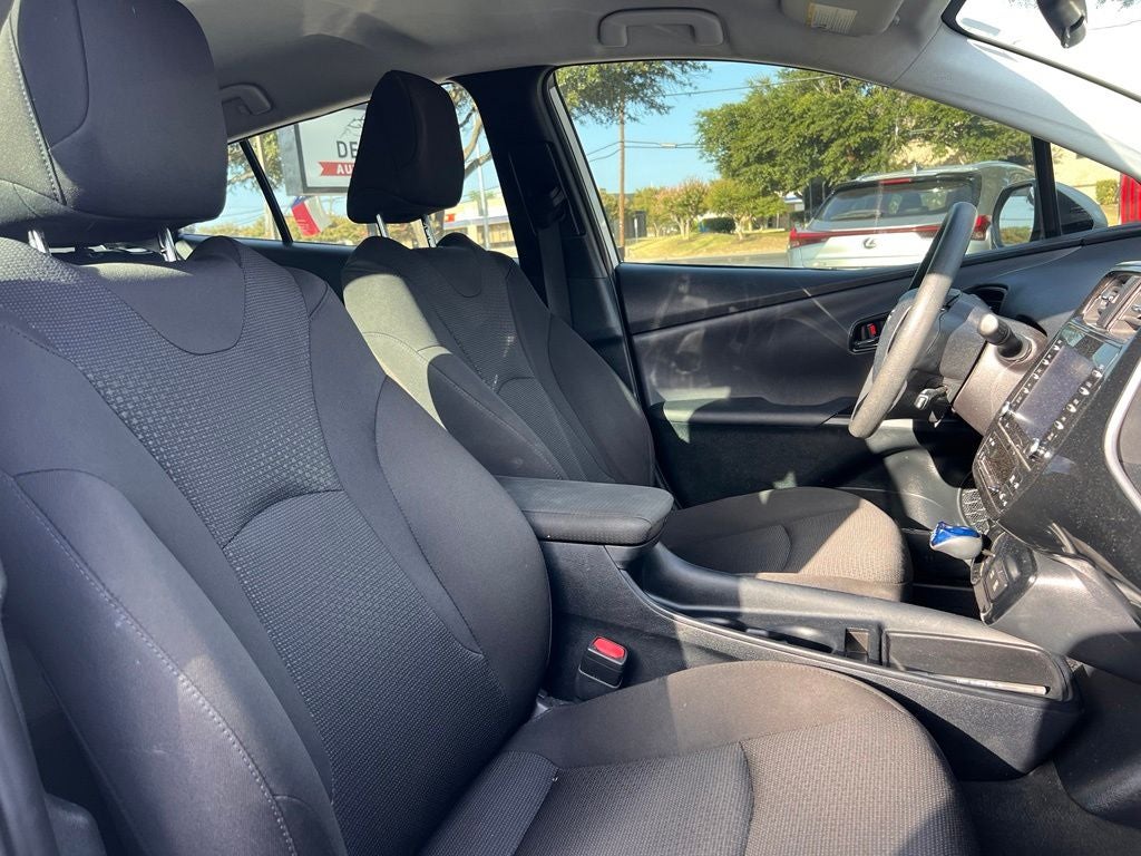 2021 Toyota Prius LE