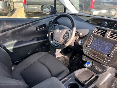 2021 Toyota Prius LE